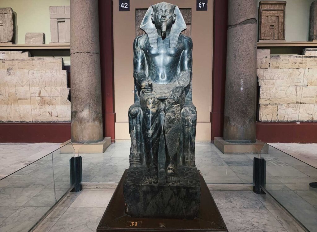 estatua kefren museo egipcio