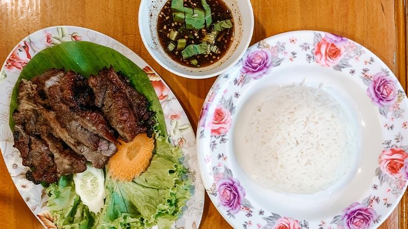 restaurante sukunya somtum comer en ayutthaya
